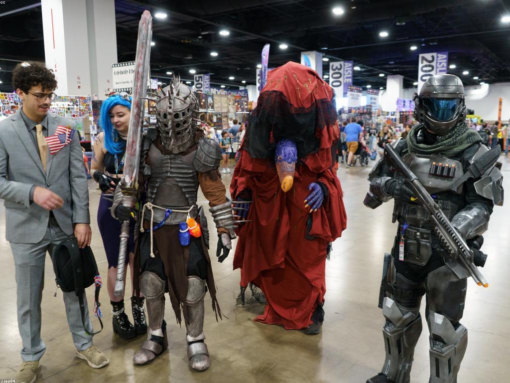 ព្រឹត្តិការណ៍និងប្រកួត: ការលូតលាស់នៃសេដ្ឋកិច្ចនិងវប្បធម៌